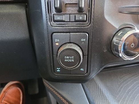 Used 2023 Ford F350 Platinum AWD/4WD image 18