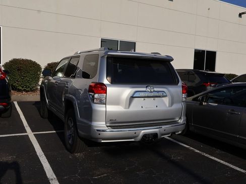 Used 2013 Toyota 4Runner SR5 AWD/4WD image 5