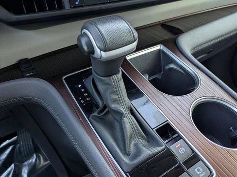 Used 2024 Toyota Sienna XLE image 12