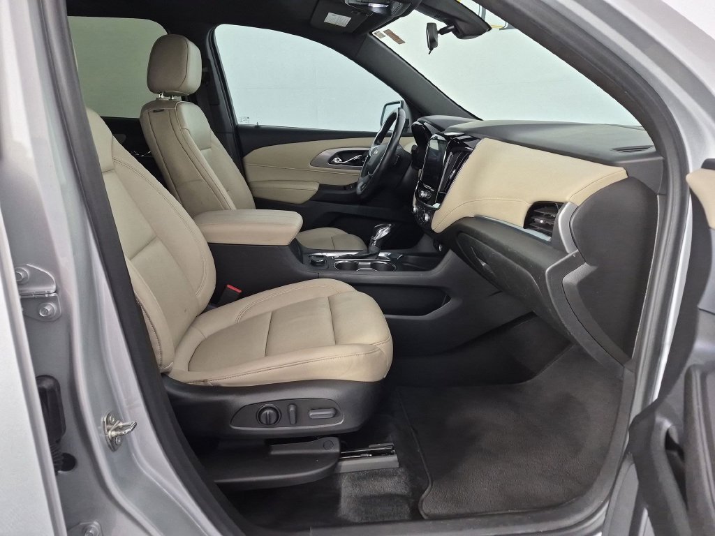 Certified 2022 Chevrolet Traverse LT FWD image 36