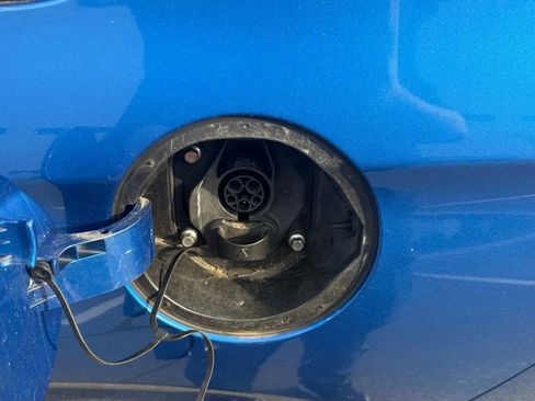 Used 2018 Hyundai Ioniq Electric image 12