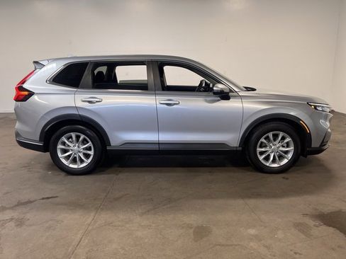 Used 2025 Honda CR-V EX image 2