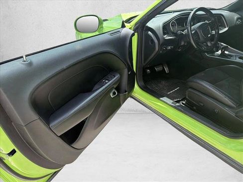 Used 2019 Dodge Challenger R/T Scat Pack RWD image 9