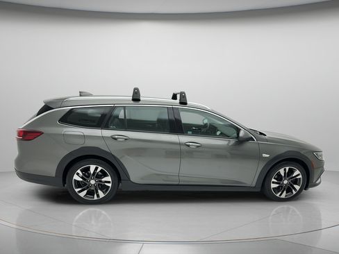 Used 2018 Buick Regal Essence w/ Driver Confidence Package #1 AWD/4WD image 6
