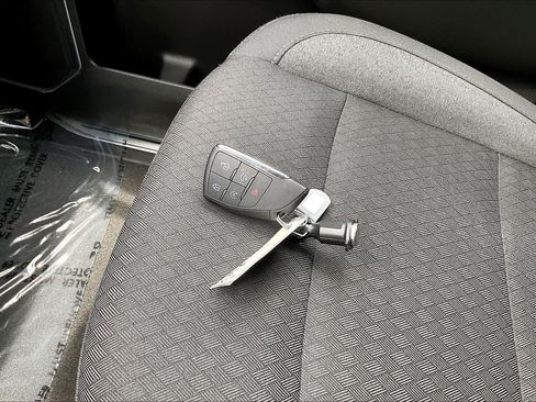 Used 2026 Chevrolet Silverado 1500 LT RWD image 11