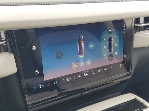 New 2026 Lincoln Navigator L Reserve AWD/4WD image 24