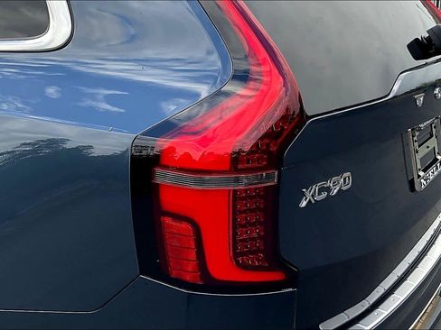 New 2026 Volvo XC90 B6 Plus w/ Protection Package Premier image 25