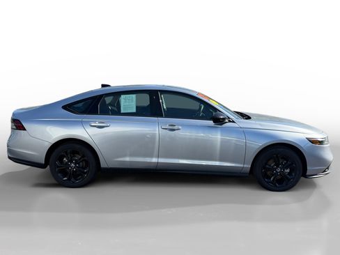 Used 2025 Honda Accord SE image 6