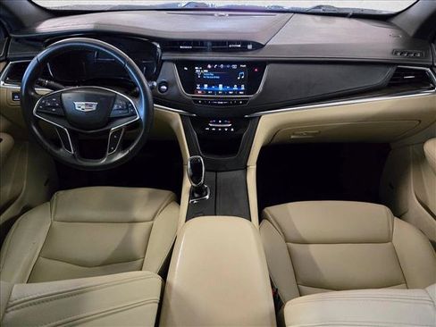 Used 2018 Cadillac XT5 FWD image 16