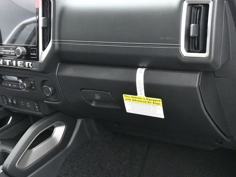 New 2025 Nissan Frontier SV w/ SV Convenience Package image 10