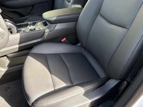 New 2026 Cadillac XT5 Luxury w/ LPO, Floor Liner Package image 22