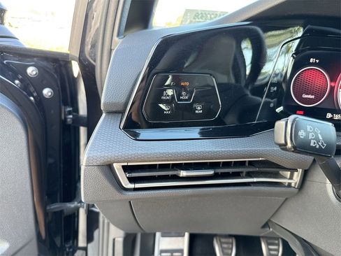 Used 2022 Volkswagen GTI SE image 56