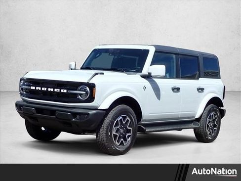 New 2026 Ford Bronco Outer Banks AWD/4WD image 1