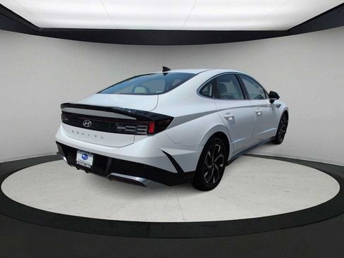 Used 2025 Hyundai Sonata SEL FWD image 8