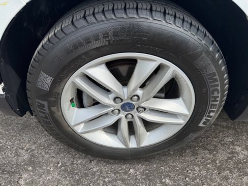 Used 2018 Ford Edge SEL FWD image 13