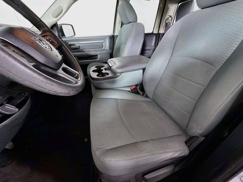 Used 2016 RAM 1500 Classic SLT AWD/4WD image 2