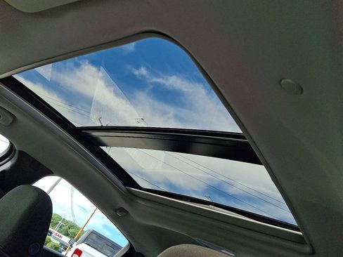 Used 2022 Chevrolet Malibu LT image 14