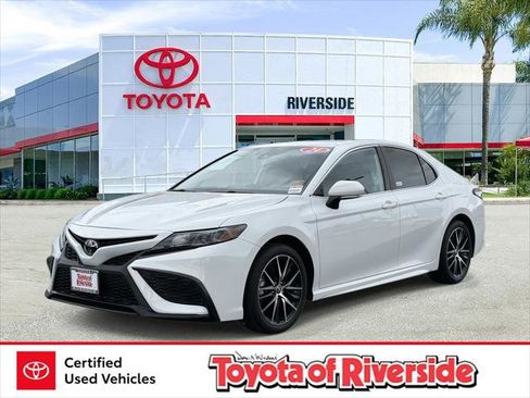 Certified 2024 Toyota Camry SE image 1
