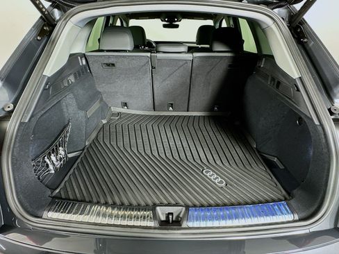 Used 2025 Audi Q5 Premium w/ Convenience Package AWD/4WD image 22
