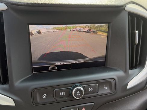 Used 2024 GMC Terrain SLE AWD/4WD image 12