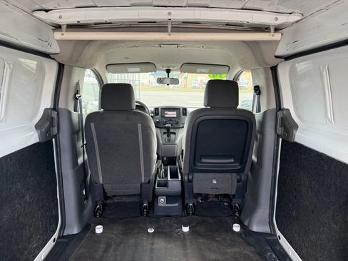 Used 2014 Nissan NV200 SV w/ Technology Package FWD image 17