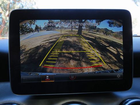 Used 2018 Mercedes-Benz GLA 250 4MATIC w/ Premium Package image 28