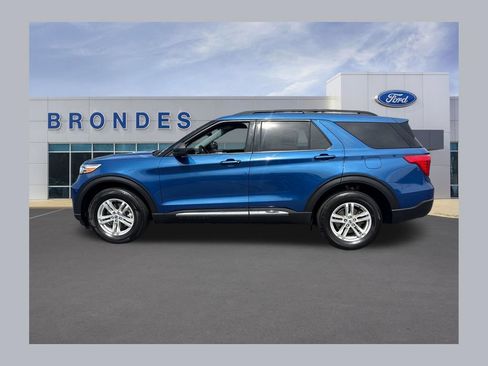 Used 2023 Ford Explorer XLT w/ Equipment Group 202A AWD/4WD image 1