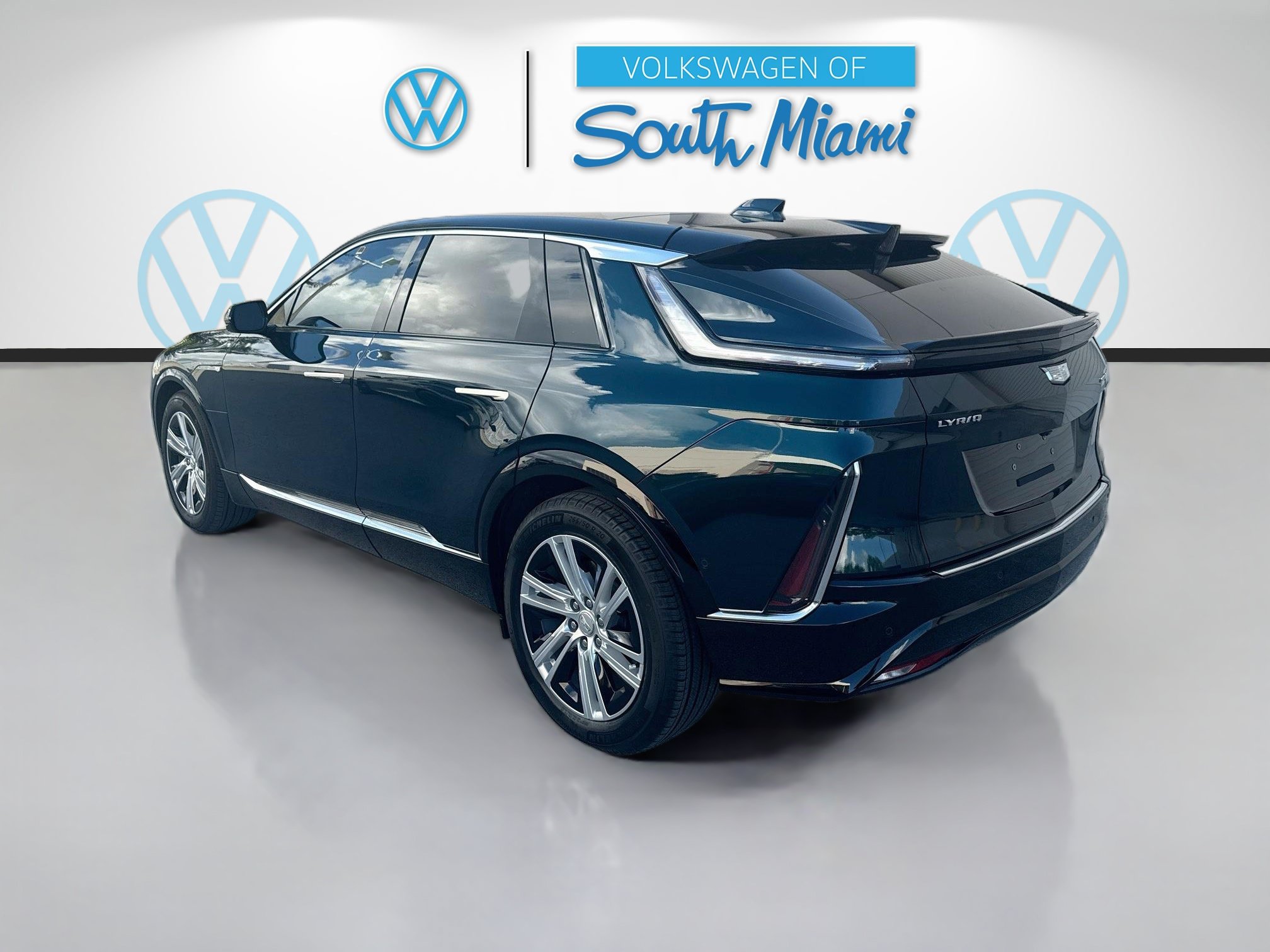 Used 2024 Cadillac Lyriq Tech w/ Driver Assist Package AWD/4WD image 5