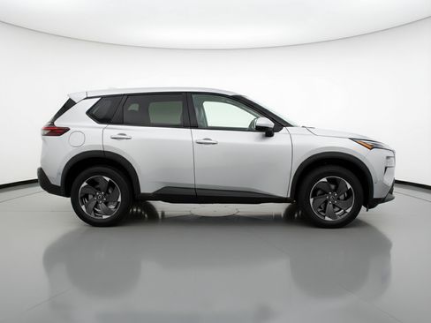 Used 2025 Nissan Rogue SV image 11