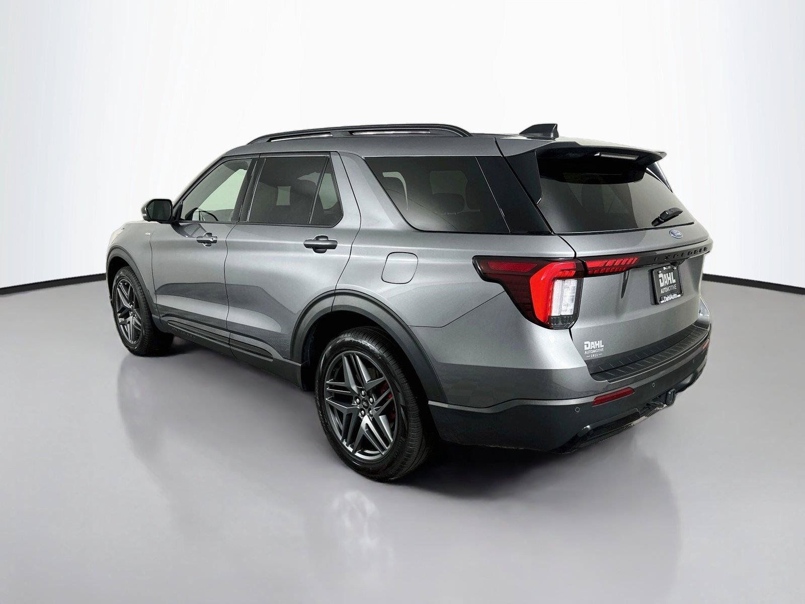 Used 2025 Ford Explorer ST-Line w/ ST-Line Street Pack AWD/4WD image 10
