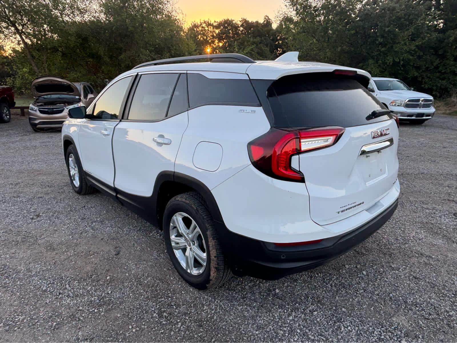 Used 2024 GMC Terrain SLE w/ Driver Convenience Package AWD/4WD image 5