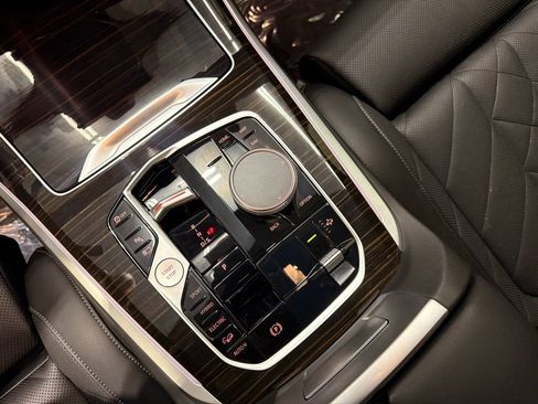 Used 2024 BMW X5 xDrive50e w/ Parking Assistance Package image 17