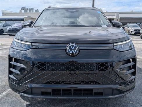 New 2026 Volkswagen Tiguan SE R-Line image 3