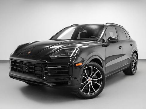 Certified 2025 Porsche Cayenne image 1