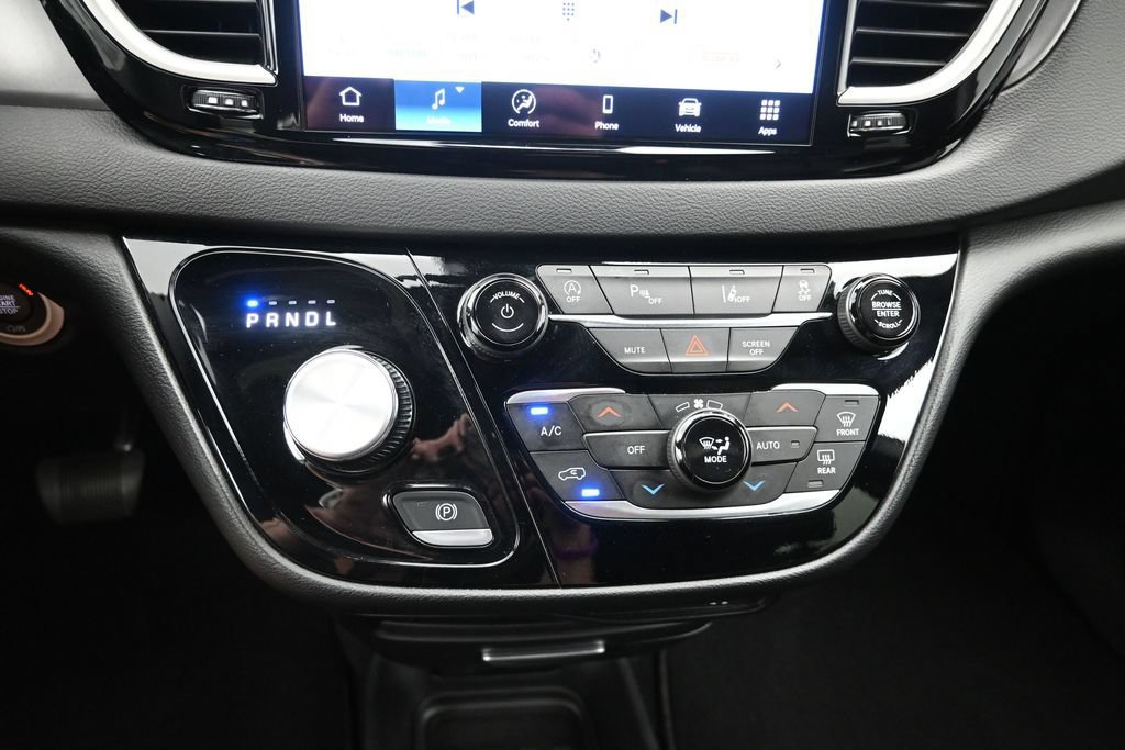 Used 2025 Chrysler Pacifica Select FWD image 17