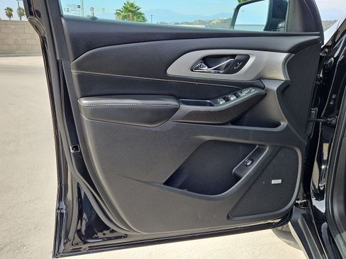 Used 2021 Chevrolet Traverse RS w/ LPO, Cargo Package FWD image 22