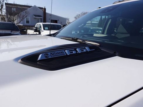 Used 2024 Chevrolet Silverado 2500 Custom w/ Custom Value Package image 7