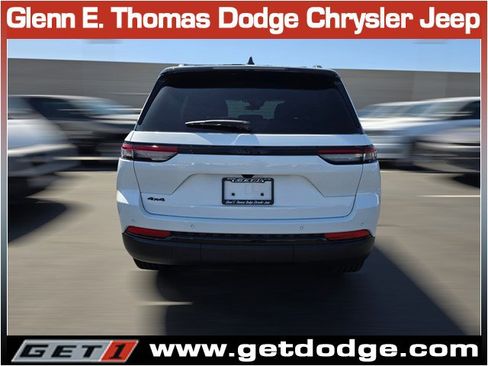 New 2025 Jeep Grand Cherokee Laredo image 5