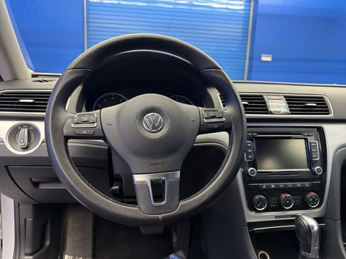 Used 2013 Volkswagen Passat 2.5 SE image 14