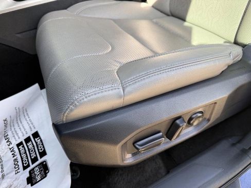 Used 2024 Toyota Tundra Limited image 18