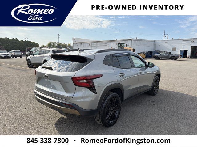 Used 2024 Chevrolet Trax ACTIV w/ Sunroof Package FWD image 5
