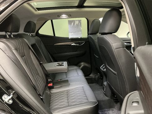 Used 2023 Buick Envision Avenir AWD/4WD image 33