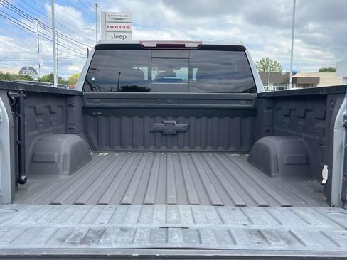 Used 2021 Chevrolet Silverado 1500 LTZ w/ LTZ Premium Package AWD/4WD image 21