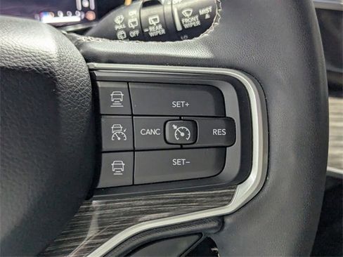 Used 2022 Jeep Wagoneer Series III w/ Flexible Seating Group image 21