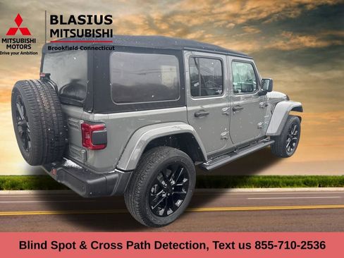 Used 2021 Jeep Wrangler Unlimited Sahara w/ Cold Weather Group image 20