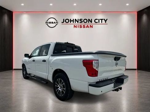 Used 2023 Nissan Titan SV RWD image 7