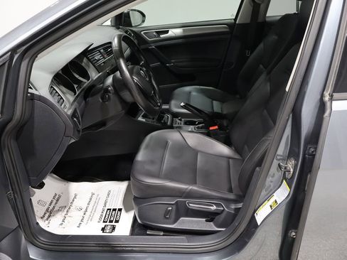 Used 2015 Volkswagen Golf S image 9