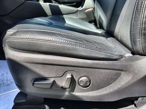 Used 2020 Hyundai Santa Fe SEL w/ Convenience + Premium Package AWD/4WD image 16