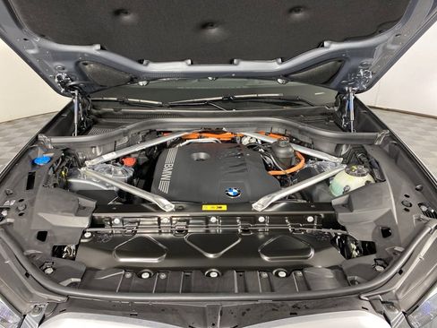 New 2026 BMW X5 xDrive50e w/ Climate Comfort Package image 4