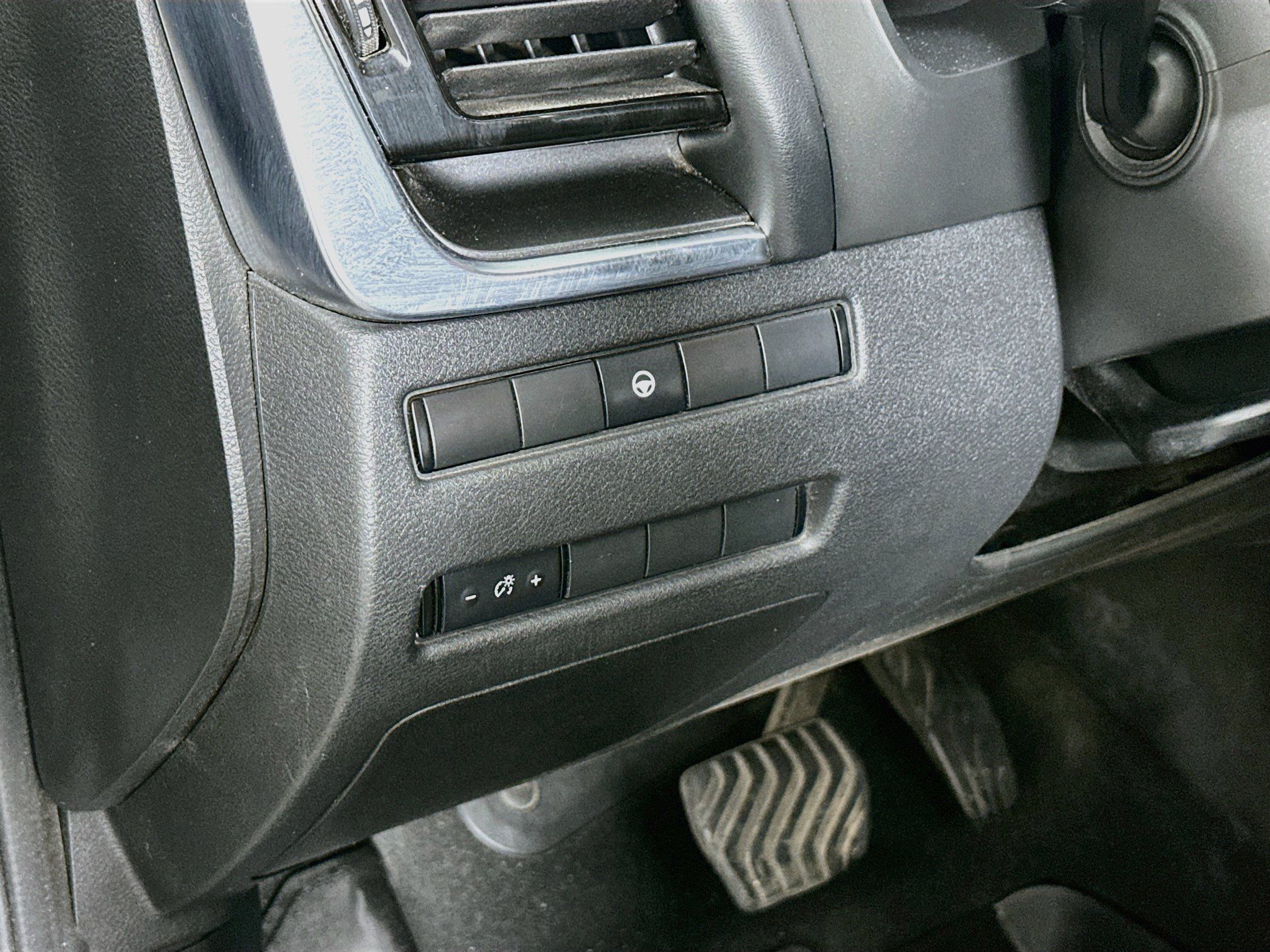 Used 2021 Nissan Rogue SV FWD image 17